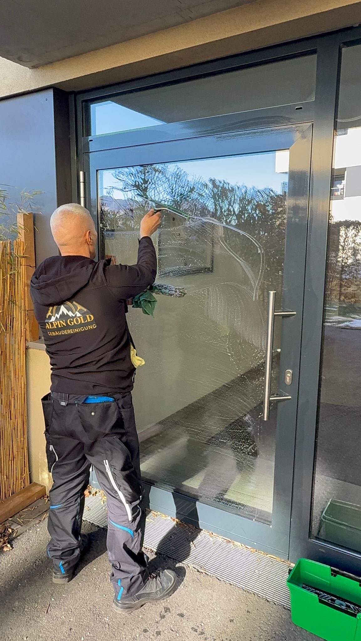Reinigungsservice Tirol - AlpinGold Gebäudereinigung